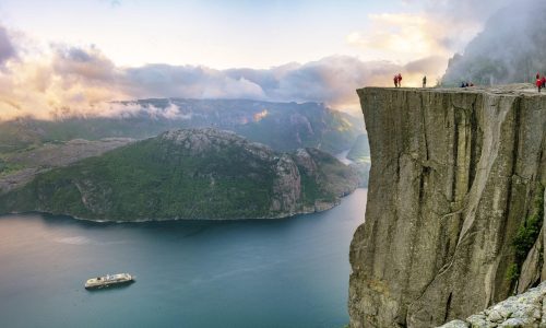 Hurtigruten Lysefjord-Preikestolen